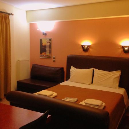 Lirio Guest House Makrakomi Bagian luar foto