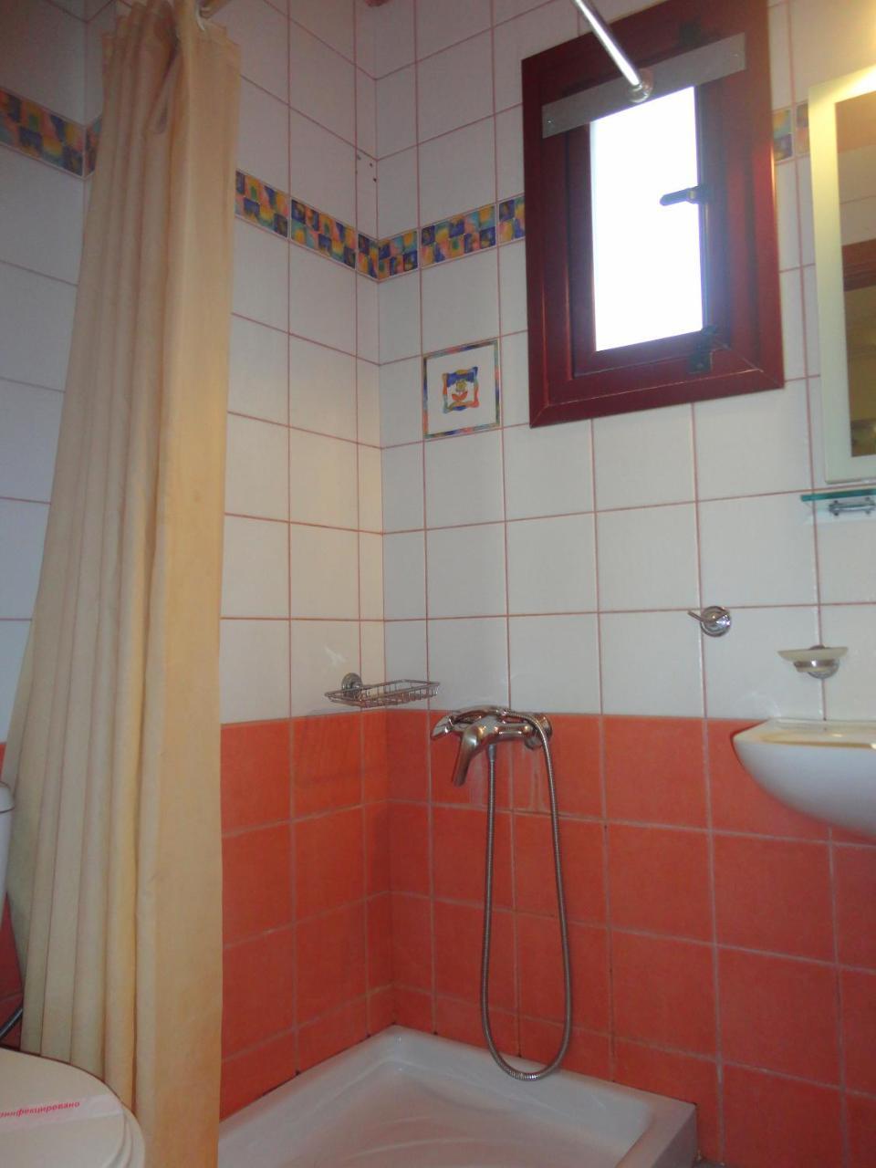 Lirio Guest House Makrakomi Bagian luar foto