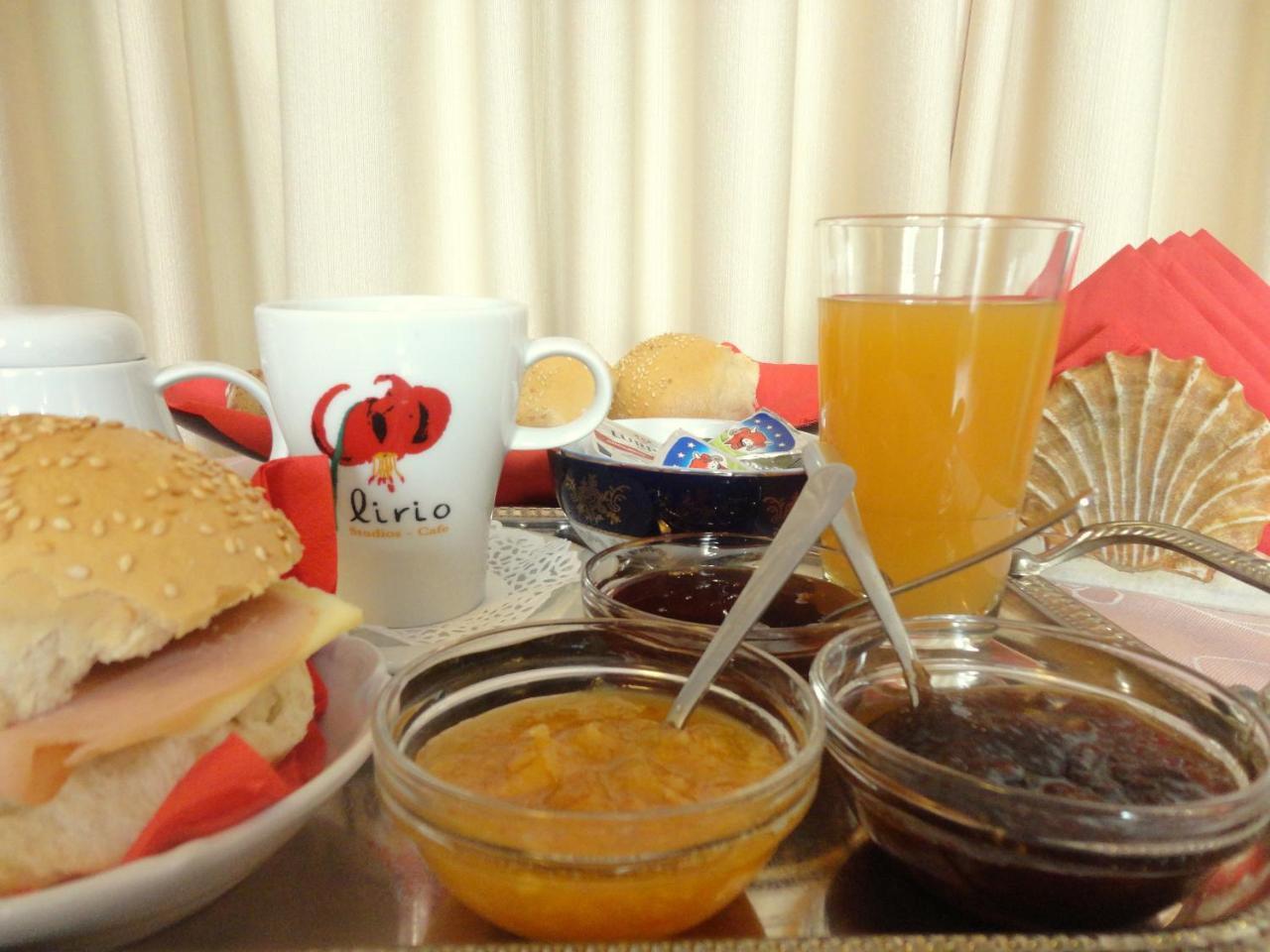 Lirio Guest House Makrakomi Bagian luar foto