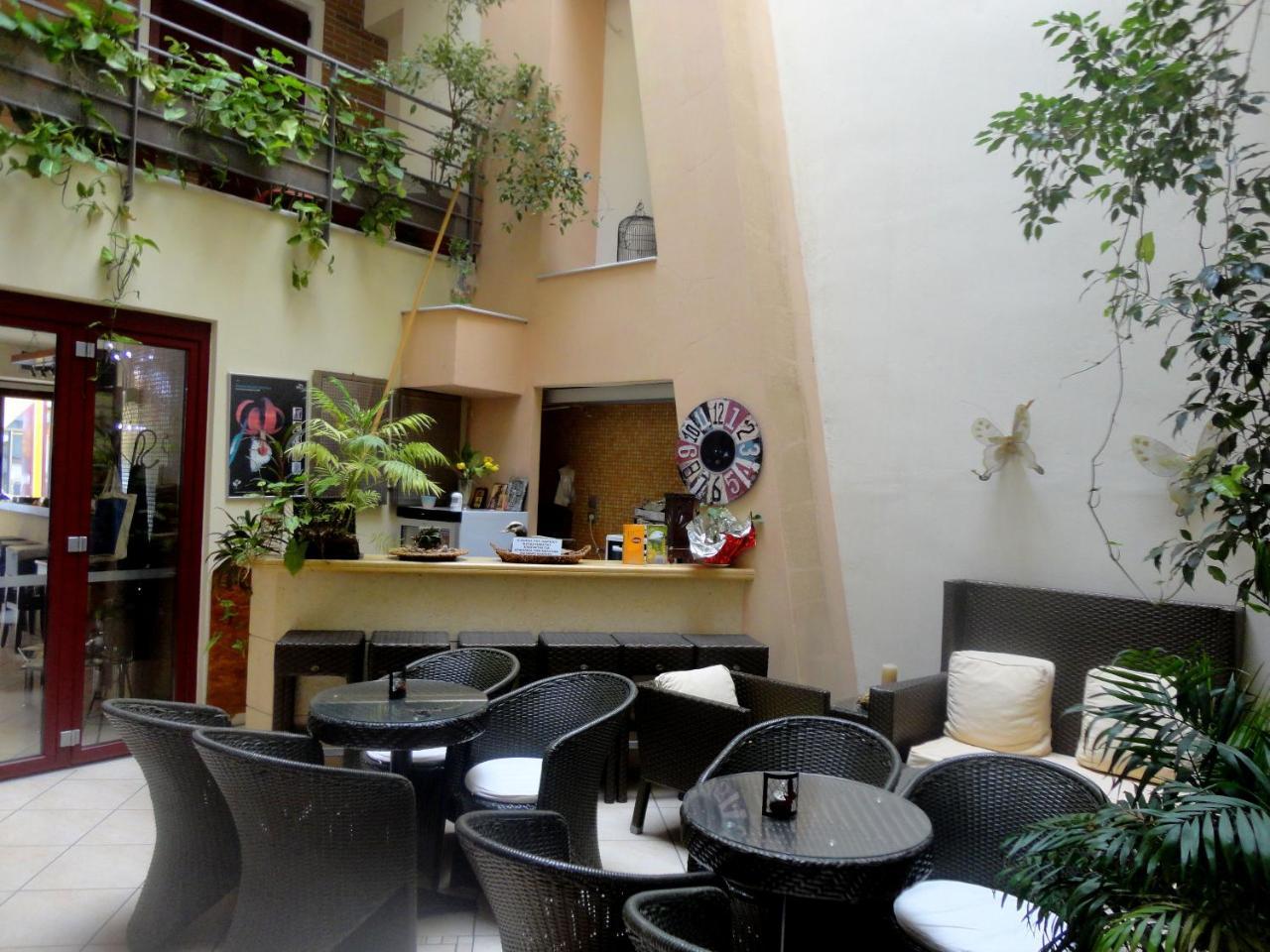 Lirio Guest House Makrakomi Bagian luar foto