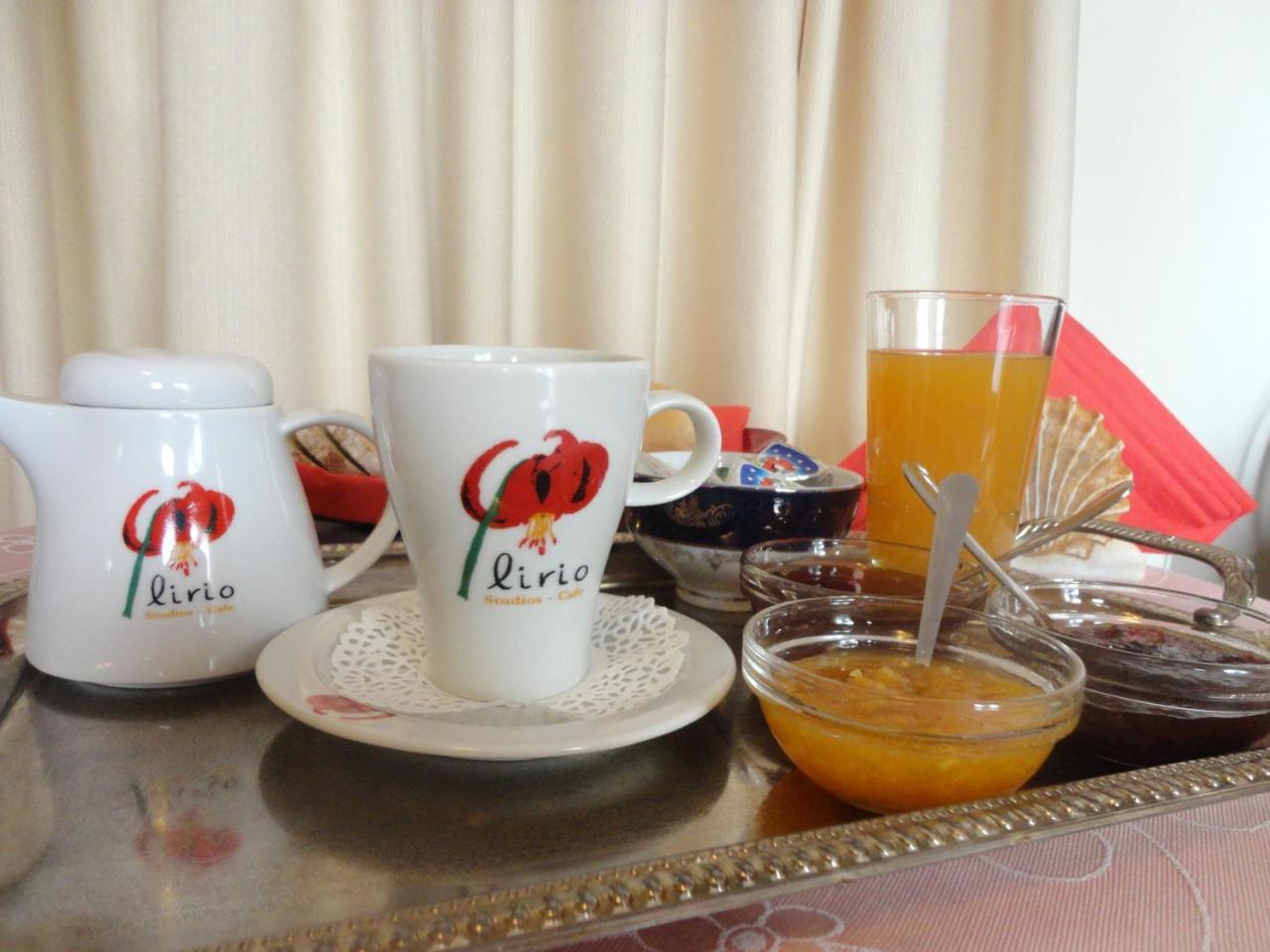 Lirio Guest House Makrakomi Bagian luar foto