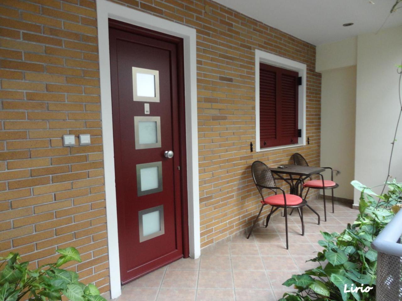Lirio Guest House Makrakomi Bagian luar foto