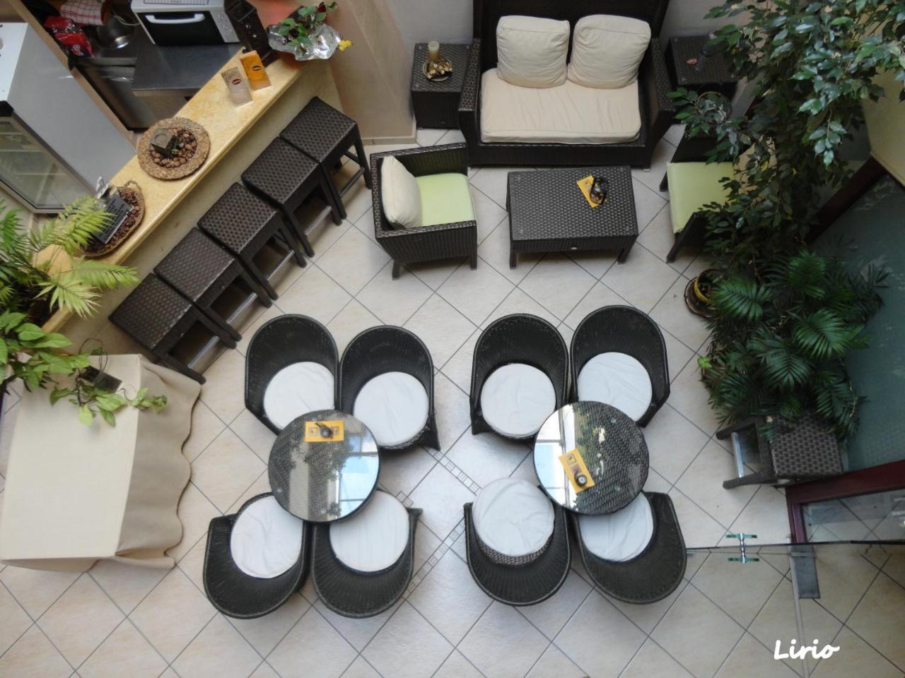 Lirio Guest House Makrakomi Bagian luar foto